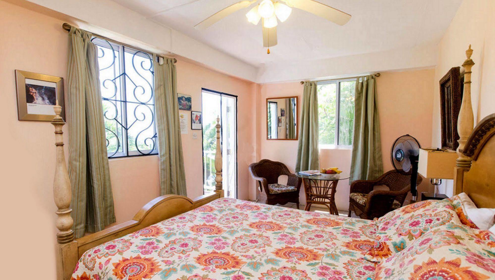 Nature'S Paradise At Marigot Bay Exterior photo