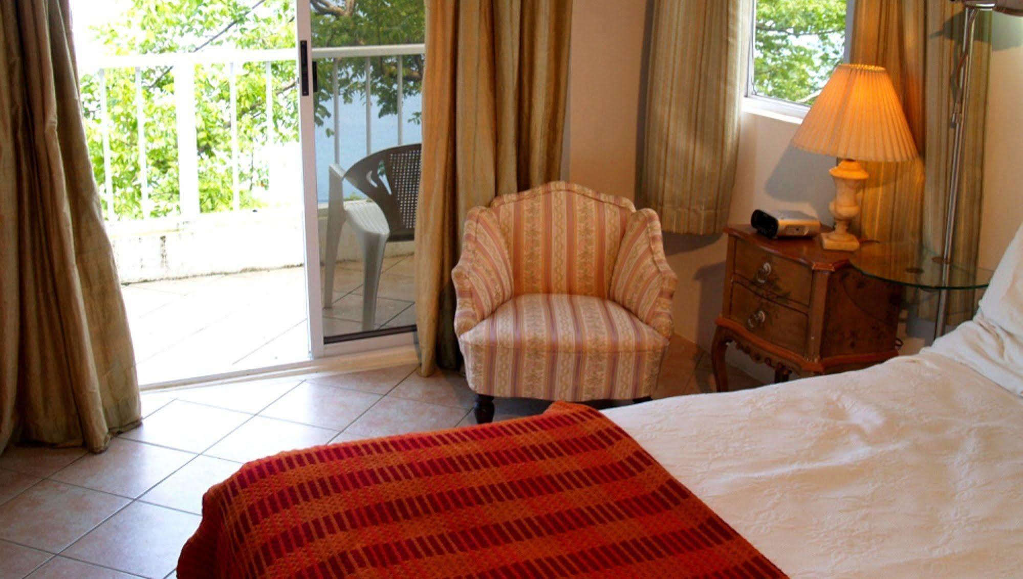 Nature'S Paradise At Marigot Bay Exterior photo